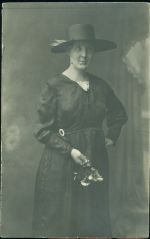 Dama v klobouku  Anda Stepanova