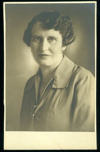 Zena | antikvariat - detail pohlednice