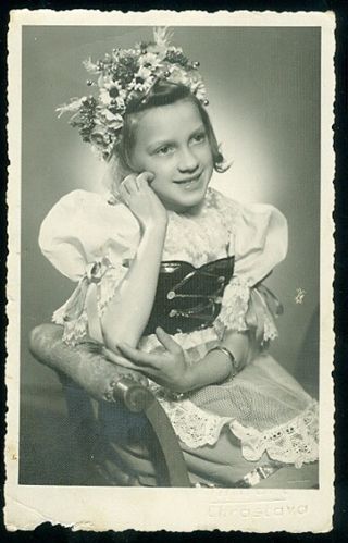 Divka v kroji | antikvariat - detail pohlednice