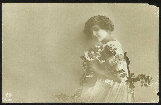 Holcicka s kvety | antikvariat - detail pohlednice