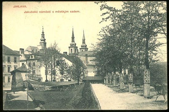 Jihlava Jakubske namesti s mestskym sadem | antikvariat - detail pohlednice