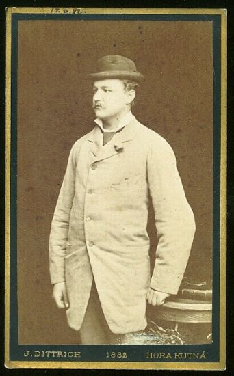 Pan v klobouku | antikvariat - detail pohlednice