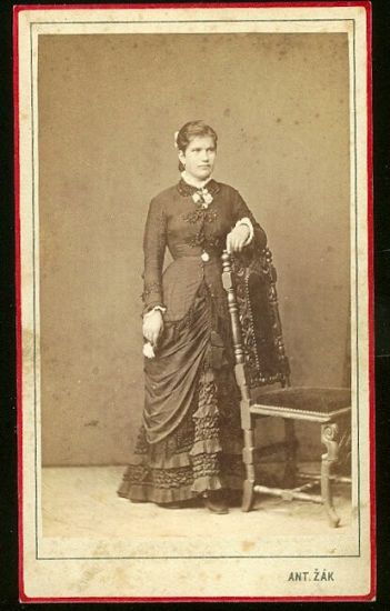 Pani u zidle | antikvariat - detail pohlednice